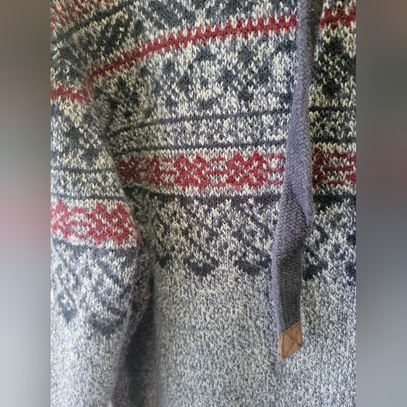 TOKYO LAUNDRY Size Large Gray, Red, Black Design Sweater - Picture 3 of 4